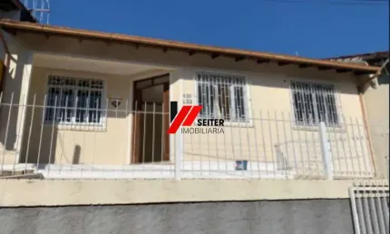 Casa com 3 Quartos Suíte e Edícula à Venda em Terreno de 200m2