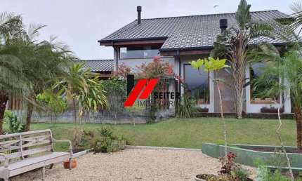 Casa de alto padrão à venda no bairro Saco Grande, Florianópolis-SC!