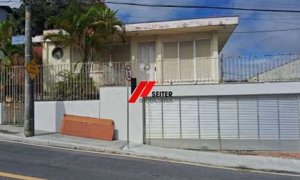 Ampla casa à venda no bairro Monte Verde em Florianópolis