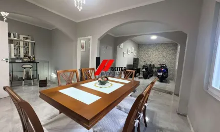 Casa reformada a venda proximo ao Hospital Florianopolis Estreito