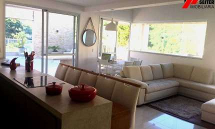 Cobertura de 2 dormitorios 150m Itacorubi condominio clube