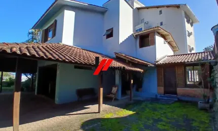 Casa no saco grande com 3 dormitórios terreno de 720 metros com viabilidade de prédio proximo SC 401 e Floripa Shopping