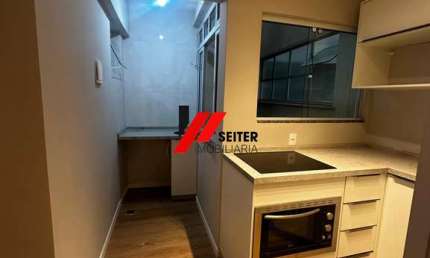 Apartamento à venda em Florianópolis-SC, Centro - 2 quartos 1 sala 1 banheiro 47,62 m² de área.