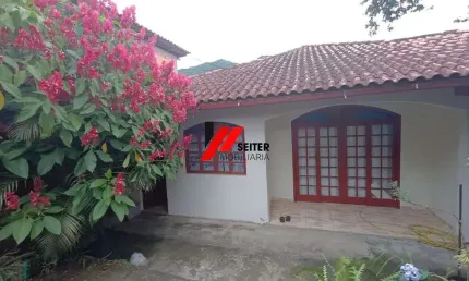 Terreno no monte verde de 450M² com duas casas construídas no local.