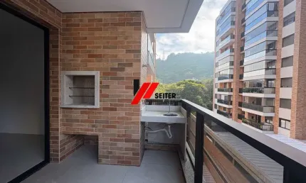 Apartamento à venda no Itacorubi com 107m²: 4 quartos 1 suíte ,sacada com churrasqueira  Florianópolis-SC