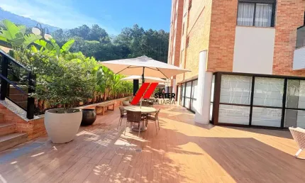 Apartamento à venda no Itacorubi com 108,80m² de 4 quartos 1 suíte ,sacada com churrasqueira  Florianópolis-SC