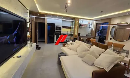 Cobertura mobiliada à venda de 240m² com 4 suítes e 5 banheiros nos Ingleses em Florianópolis