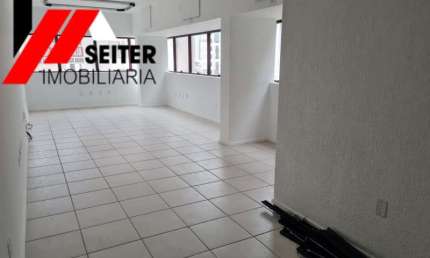 Sala comercial com 2 salas para alugar na Rua Dom Jaime Câmara, 66, Centro, Florianópolis