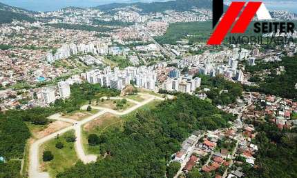 Terreno a venda no bairro Itacorubi com localização previlegiada