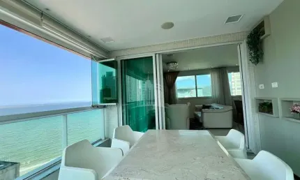 Apartamento quadra mar!! Com 3 suítes e 2 vagas de garagem no centro de Balneário Camboriú