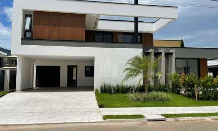 Casa Alto Padrão no Caledônia entre o mar e as Montanhas