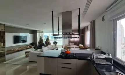 Lindo Apartmento com 03 Suítes e 03  vagas a poucos metros do mar