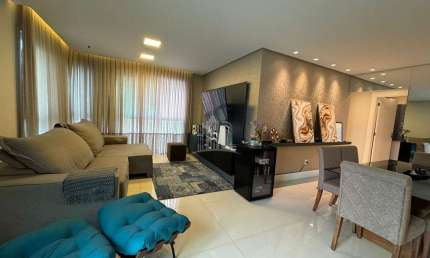 Apartamento com 3 suítes e 2 vagas de garagem no Centro em Balneário Camboriú