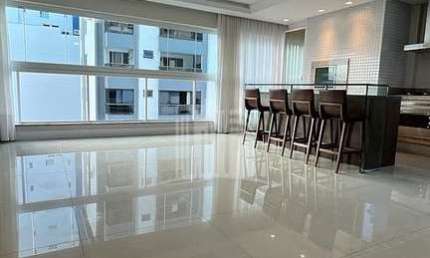 apartamento a venda com 03 dormitórios no centro de Balneário Camboriú