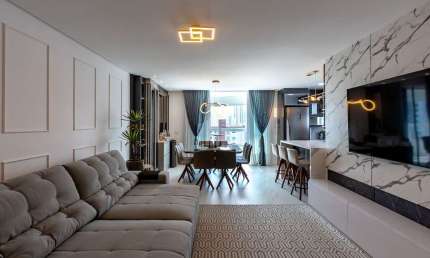 Apartamento com 3 suítes e 4 vagas de garagem no Centro de Balneário Camboriú