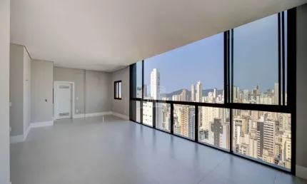 Aoartamento no Ed. Soho Village no Centro de Balneário Camboriú