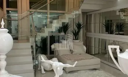More em uma mansão suspensa e torne sua vida magnifica