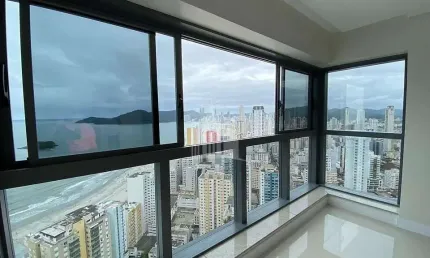Apartamento no Imponente Edifício New York Balneário Camboriú