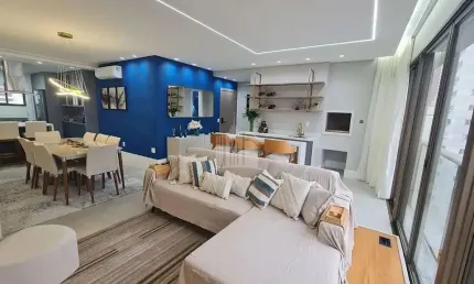 Apartamento mobiliado com 4 suítes e 3 vagas de garagem no Centro de Balneário Camboriú