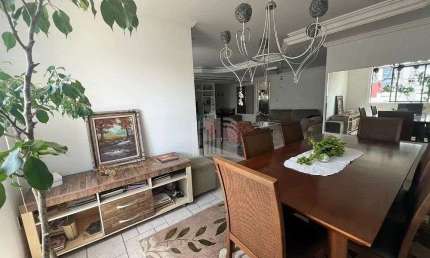 Apartamento com 3 dormitórios sendo 1 suíte e 2 vagas de garagem em Balneário Camboriú