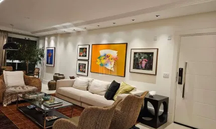 Apartamento Finamente Mobiliado e Decorado com 04 Suítes e 04 vagas