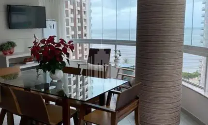Lindo Apartamento com Ampla Sacada e Vista para o Mar na Barra Sul