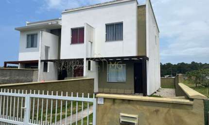 Duplex 02 suítes totalmente mobiliado em condomínio residencial