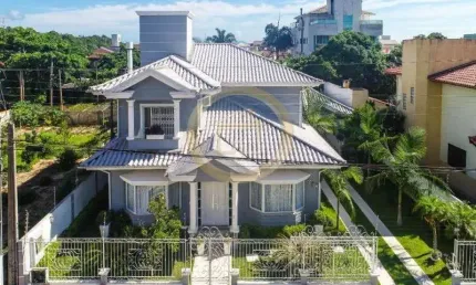 Casa 04 suítes -Praia de Ingleses, Florianópolis/SC - Próximo da Praia