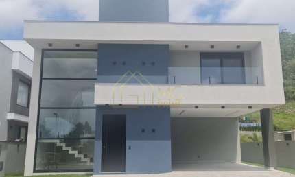 Casa Alto Padrão 02 pavimentos, 04 suítes, ampla sala estar, sala jantar em condomínio Jardim Ingleses