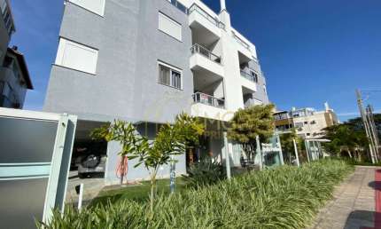 Apartamento 2 dormitórios mobiliado à 90 metros do mar de ingleses