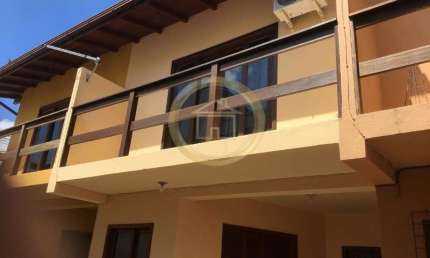 Casa duplex geminada totalmente mobiliada em Condomínio fechado, na praia dos Ingleses, Florianópolis.