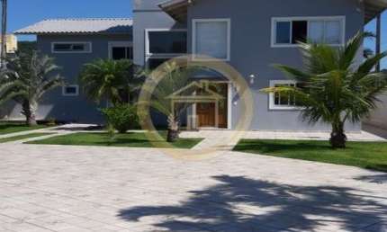 Casa 5 dormitórios, sendo 5 suites, em Condomínio Fechado.