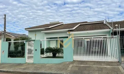 Casa a venda Com Piscina no bairro Pioneiros Catarinenses 1 SUITE e 2 quartos - Area Gurmet completa.