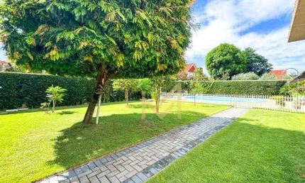 Casa com 1 suíte + 3 dormitórios à venda, 245 m² por R$ 1.800.000 - Coqueiral - Cascavel/PR