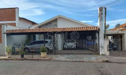 Casa com 3 quartos à venda no Jardim Quitandinha, Araraquara 