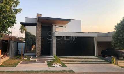 LINDA CASA TERREA ALTO PADRAO COM ACABAMENTOS DIFERENCIADOS