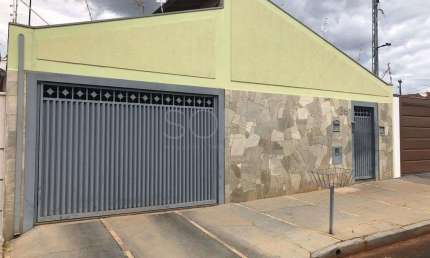 Casa com 3 quartos à venda no Jardim Martinez, Araraquara 