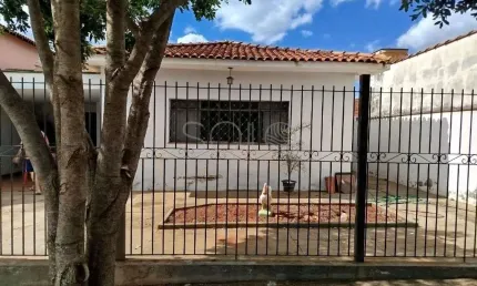 Casa com 3 quartos à venda no Centro, Araraquara 