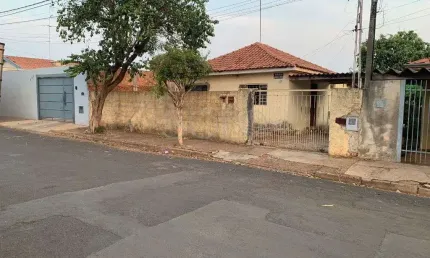 Casa com 2 quartos à venda no Jardim do Carmo, Araraquara , 250 m2 por R$ 180.000