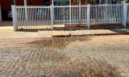 Venha conhecer esta linda casa a venda, onde cada detalhe foi cuidadosamente planejado para oferecer conforto e praticidade. Com todos os moveis planejados na casa inteira, voce tera espacos amplos e 