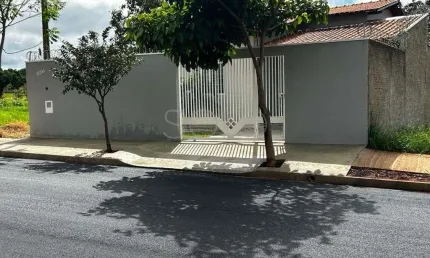 Casa com 3 quartos à venda na Cidade Jardim, Araraquara 