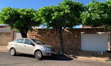 Casa com 3 quartos à venda no Jardim Almeida, Araraquara 