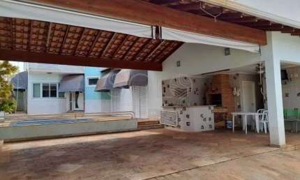 Casa com 3 quartos à venda no Jardim Celiamar, Araraquara , 299 m2 por R$ 650.000