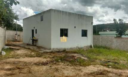 Oportunidade!!! Casa à venda em Esmeraldas-MG, Bairro Nova Esmeraldas: 3 quartos, 1 sala, 1 banheiro, 1 vaga - 80m². Visite já!