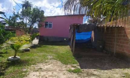 Casa à venda em Esmeraldas-MG, no bairro Dumaville: 2 quartos, 1 sala, 1 banheiro, 1 vaga de garagem, 70m².