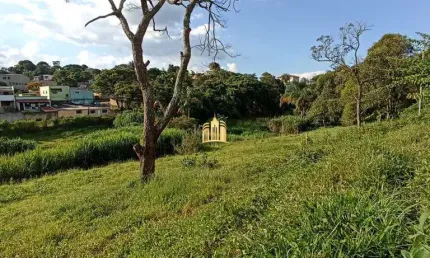 Terreno à venda em Esmeraldas-MG, bairro Novo Retiro, com 360m² de área!