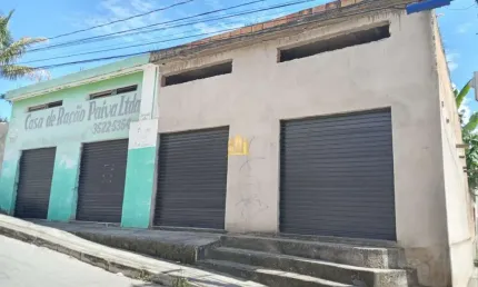 Loja comercial à venda em Esmeraldas-MG, bairro Novo Retiro: 2 salas, 2 banheiros, 170m² de área. Confira!