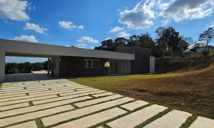 Sítio de Luxo à Venda no Condomínio Nossa Fazenda em Esmeraldas - 5.000m²