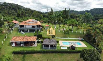 Lindo Sítio à Venda no Condomínio Vale do Ipê Amarelo em Esmeraldas - 11.560 m²