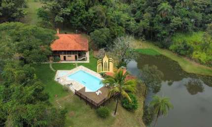 Lindo Sítio à Venda no Condomínio Vale do Ipê Amarelo em Esmeraldas - 27.750 m²